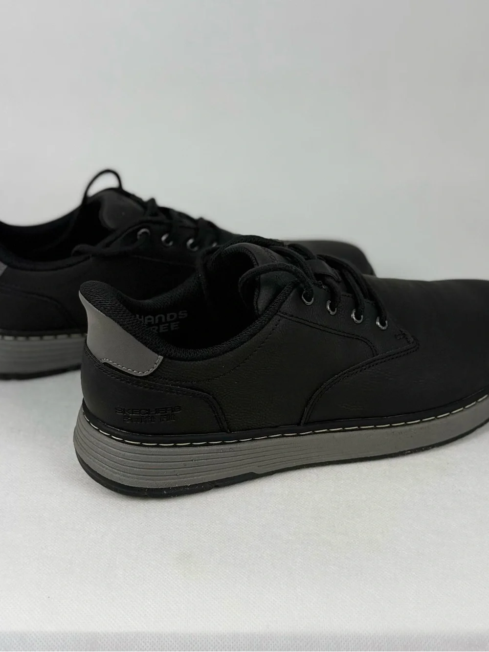 SKECHERS Hands Free Swift Fit Shoes Mens Size 10 Black Lace Up Casual 1961245